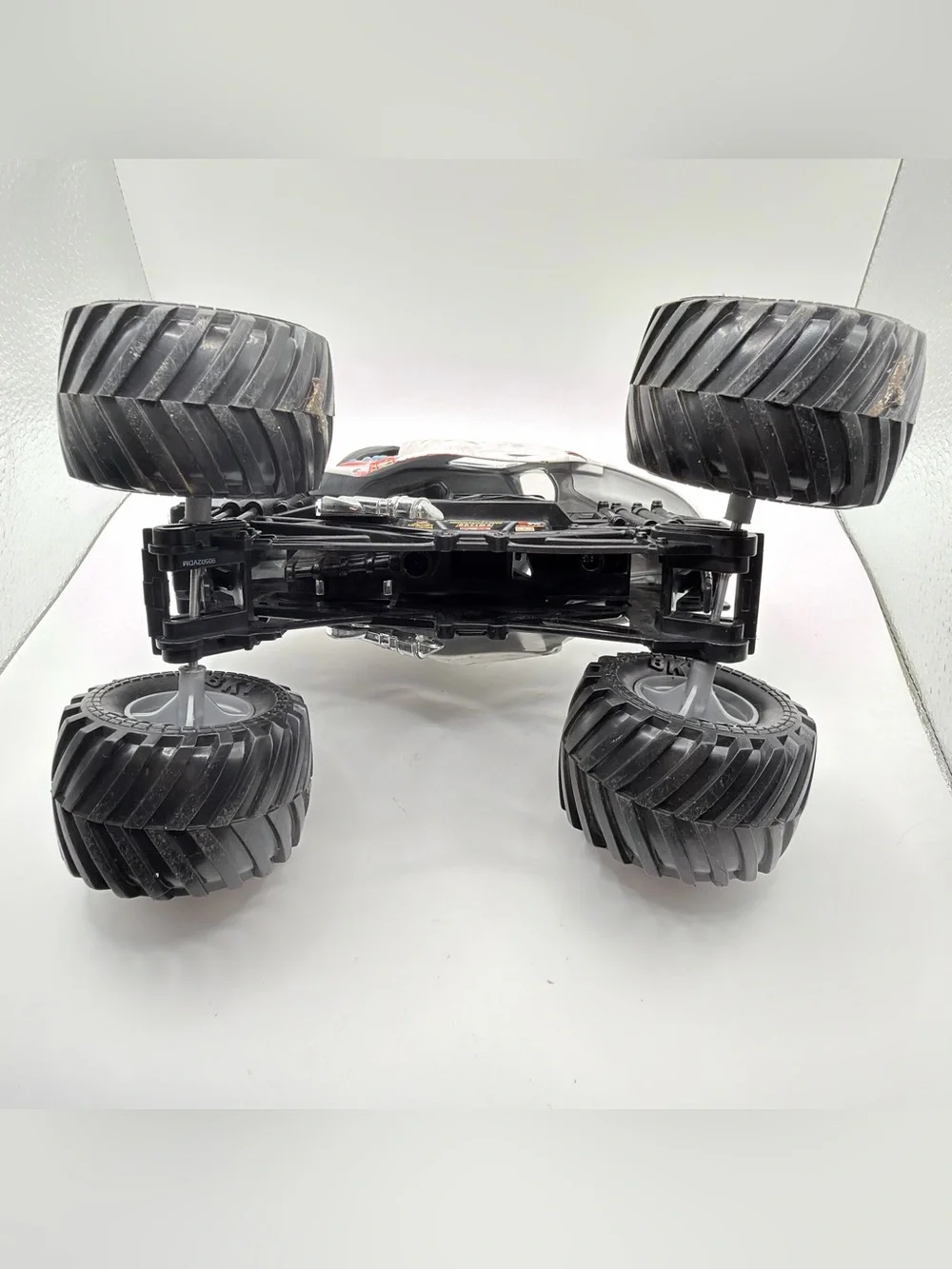 Spin Master 2018 Monster Jam Monster Mutt Dalmatian Rev N Roar Push Car